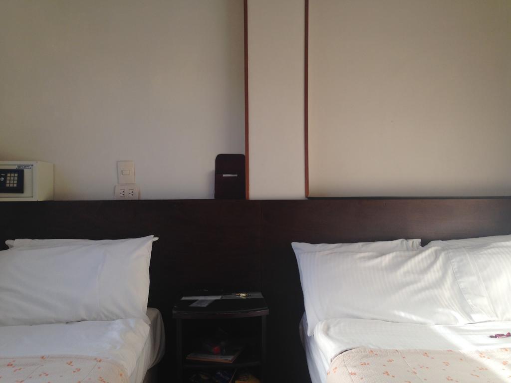 Hotel Plaza Muisca Tunja Szoba fotó